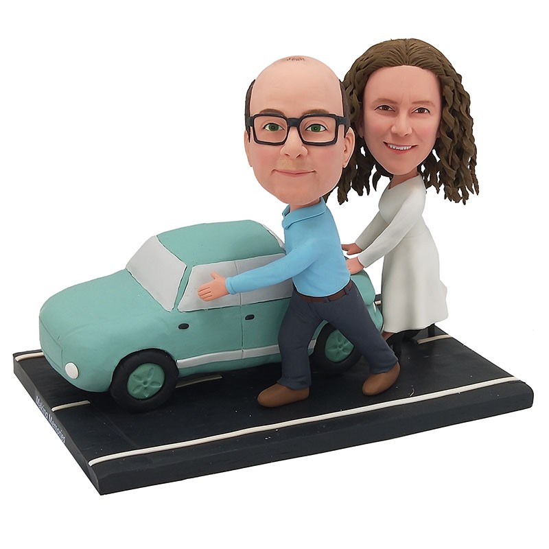 custom couple pushing car bobbleheads 